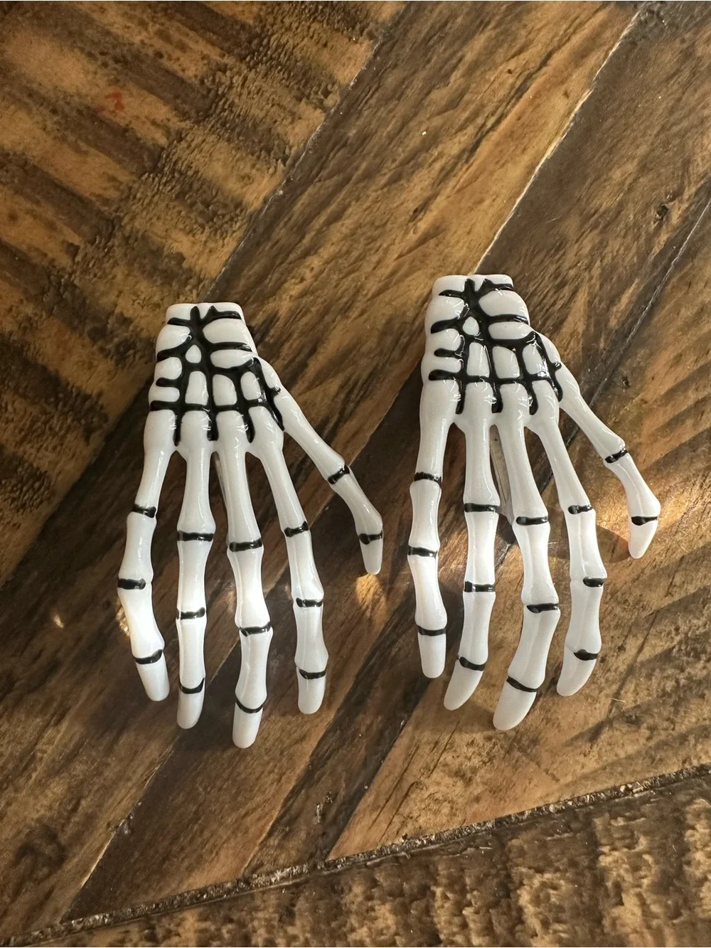 NWOT Skeleton Hand Hair Clips Halloween Bone Hair Barrettes Pair Goth